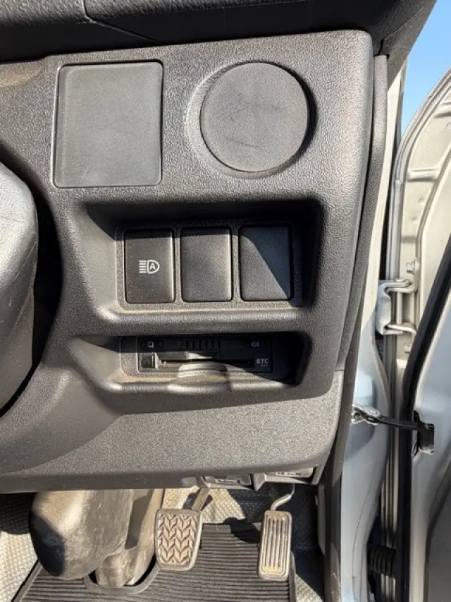 トヨタ ハイエースバン 3BF-TRH200V(2WD)の写真15