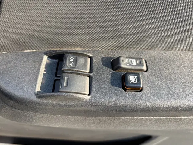 トヨタ ハイエースバン 3BF-TRH200V(2WD)の写真16