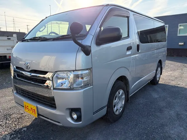 トヨタ ハイエースレジアス CBF-TRH200V(2WD)の写真1