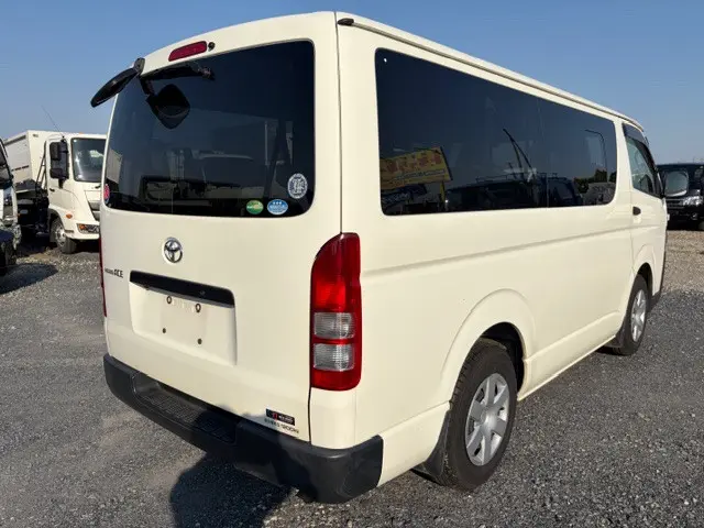 トヨタ ハイエースレジアス CBF-TRH200V(2WD)の写真5