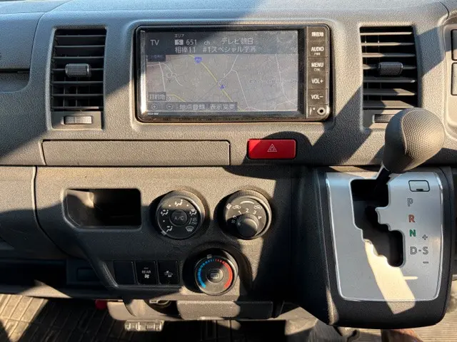 トヨタ ハイエースレジアス CBF-TRH200V(2WD)の写真14