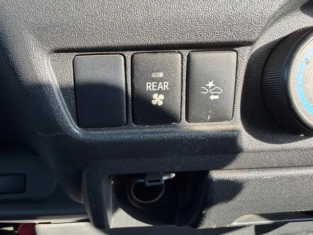 トヨタ ハイエースレジアス CBF-TRH200V(2WD)の写真17