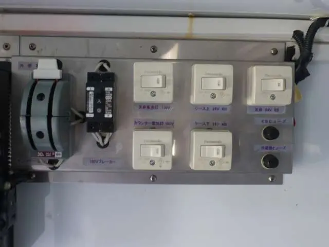 トヨタ ダイナ BDG-XZU388(4WD)の写真14