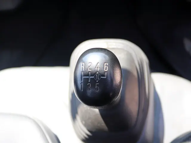 いすゞ エルフ TPG-NKR85AN(2WD)の写真6