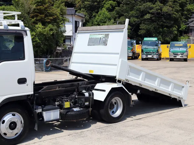 いすゞ エルフ TPG-NKR85AN(2WD)の写真15