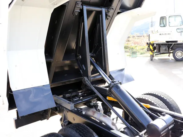 三菱 キャンター 2RG-FBA60(2WD)の写真13