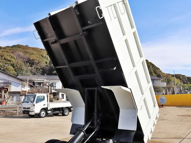 三菱 キャンター 2RG-FBA60(2WD)の写真16