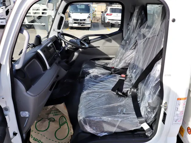 三菱 キャンター 2RG-FBA60(2WD)の写真28