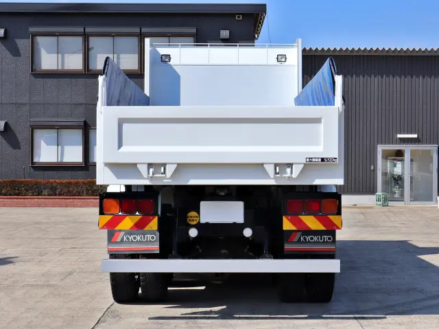 いすゞ ギガ 2PG-CXZ77CT(6x4)の写真3