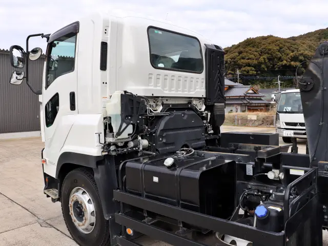いすゞ ギガ 2PG-CXZ77CT(6x4)の写真20