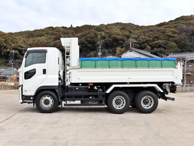 いすゞ ギガ 2PG-CXZ77CT(6x4)の写真29