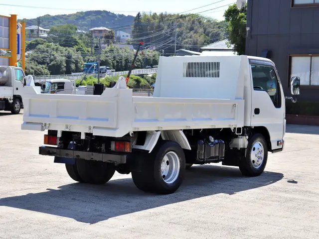 いすゞ エルフ TPG-NKR85AD(2WD)の写真2