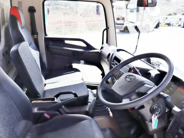 日野 レンジャー 2KG-FC2ABA(2WD)の写真4