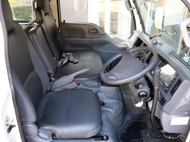 いすゞ エルフ 2RG-NJR88AD(2WD)の写真4