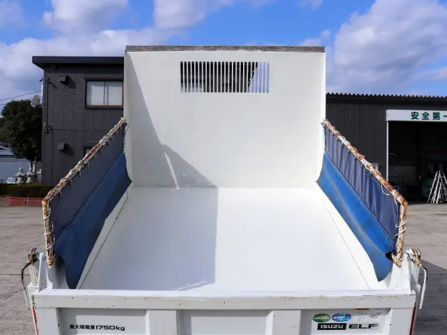 いすゞ エルフ 2RG-NJR88AD(2WD)の写真9