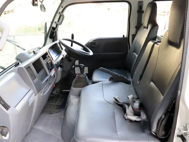 いすゞ エルフ 2RG-NJR88AD(2WD)の写真34