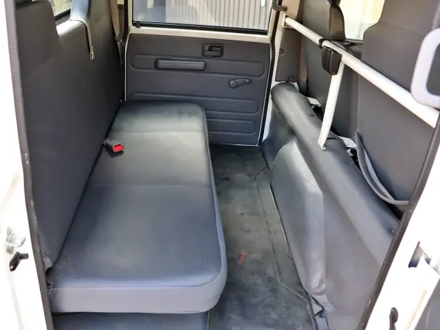 いすゞ エルフ 2RG-NJR88AD(2WD)の写真39