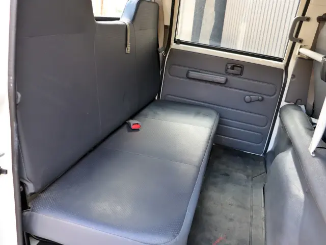 いすゞ エルフ 2RG-NJR88AD(2WD)の写真40