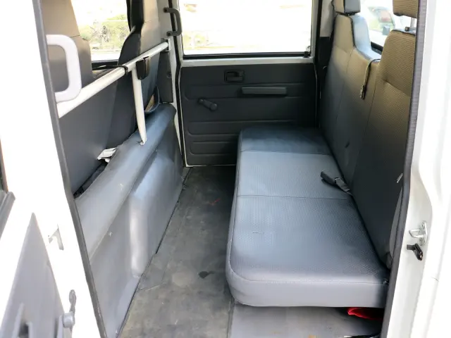 いすゞ エルフ 2RG-NJR88AD(2WD)の写真41