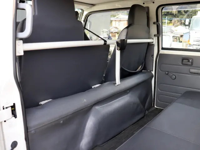 いすゞ エルフ 2RG-NJR88AD(2WD)の写真43