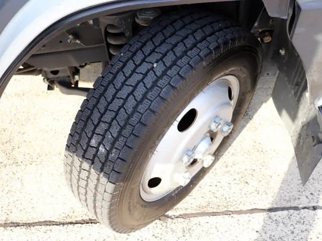 いすゞ エルフ 2RG-NJR88AD(2WD)の写真45