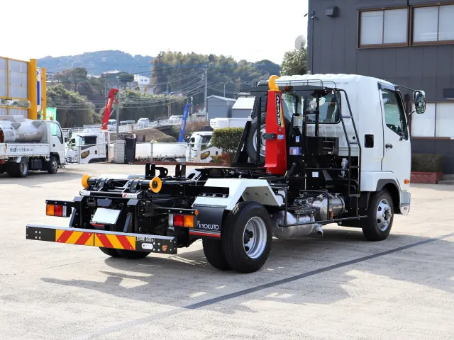 三菱 ファイター 2KG-FK72F(2WD)の写真2