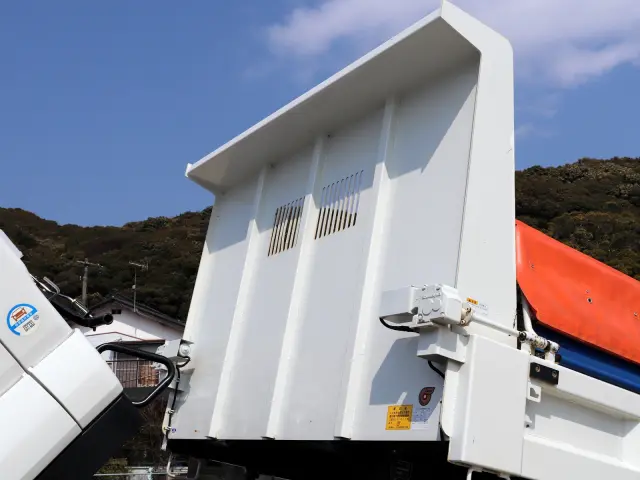いすゞ フォワード 2PG-FRR90S1(2WD)の写真15