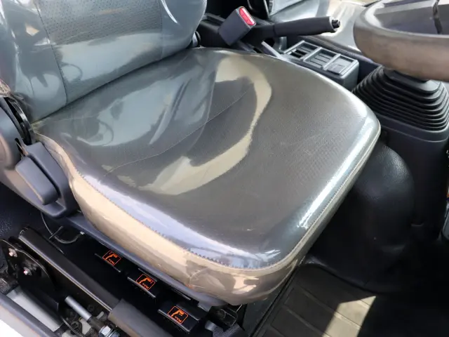 いすゞ フォワード 2PG-FRR90S1(2WD)の写真38