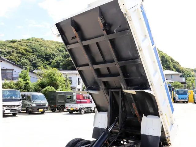 いすゞ エルフ 2PG-NKS88AN(4WD)の写真16