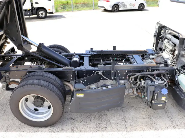 いすゞ エルフ 2PG-NKS88AN(4WD)の写真19