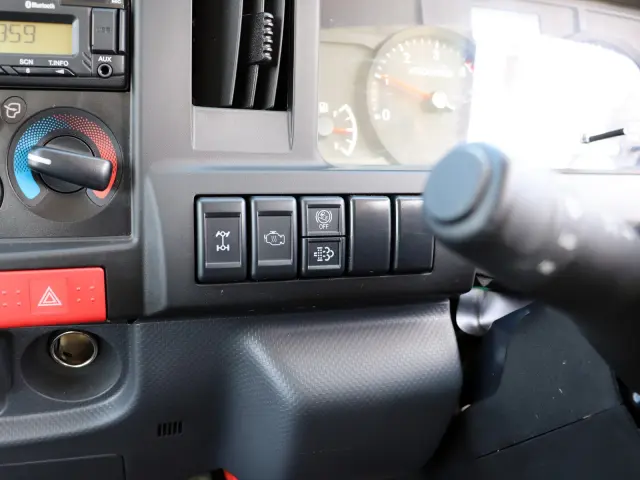 いすゞ エルフ 2PG-NKS88AN(4WD)の写真34