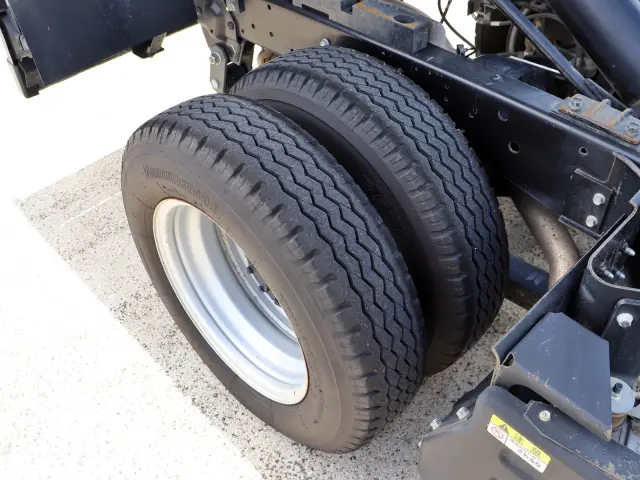 いすゞ エルフ 2PG-NKS88AN(4WD)の写真40