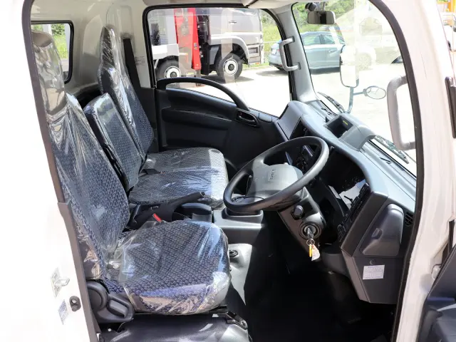 いすゞ エルフ 2RG-NPR88AR(2WD)の写真4