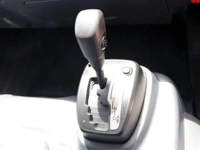 いすゞ エルフ 2RG-NPR88AR(2WD)の写真6