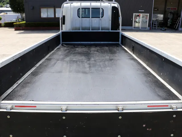 いすゞ エルフ 2RG-NPR88AR(2WD)の写真7