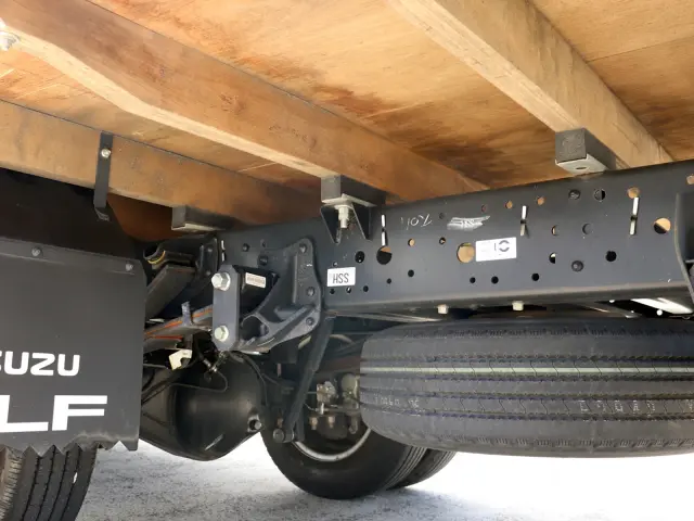 いすゞ エルフ 2RG-NPR88AR(2WD)の写真17