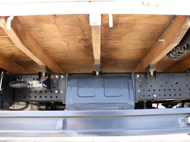 いすゞ エルフ 2RG-NPR88AR(2WD)の写真20