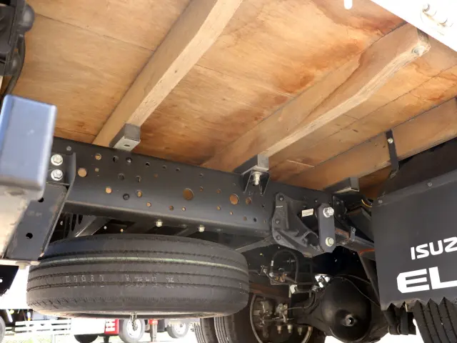 いすゞ エルフ 2RG-NPR88AR(2WD)の写真21