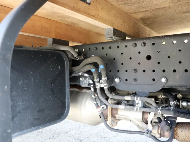 いすゞ エルフ 2RG-NPR88AR(2WD)の写真23