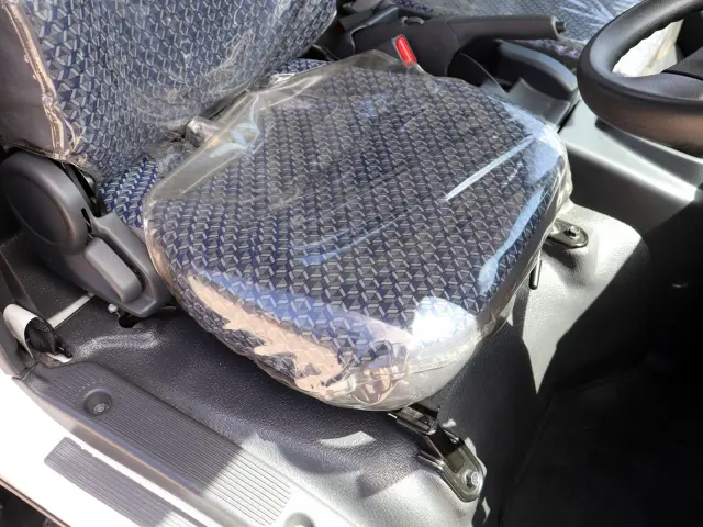 いすゞ エルフ 2RG-NPR88AR(2WD)の写真34