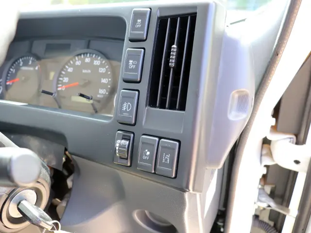 いすゞ エルフ 2RG-NPR88AR(2WD)の写真41