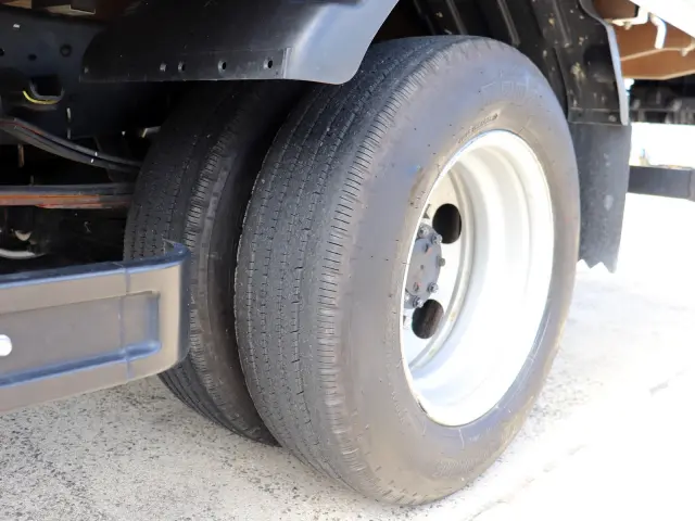 いすゞ エルフ 2RG-NPR88AR(2WD)の写真43