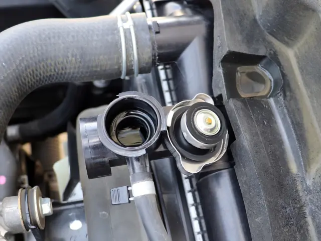 いすゞ エルフ 2RG-NPR88AR(2WD)の写真47