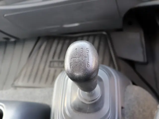 いすゞ フォワード 2RG-FRR90S2(2WD)の写真6