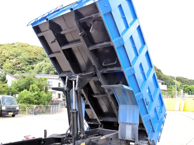 いすゞ エルフ TKG-NPR85YN(2WD)の写真15