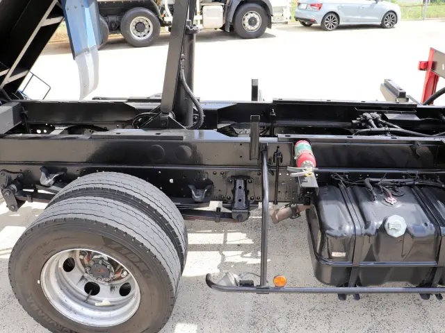 いすゞ エルフ TKG-NPR85YN(2WD)の写真16