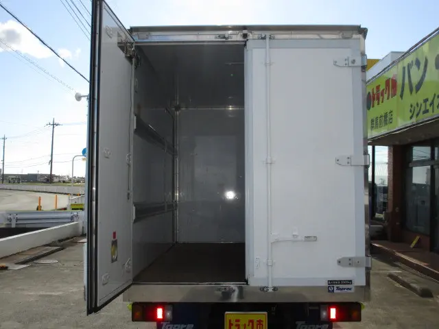 いすゞ エルフ TRG-NJR85A(2WD)の写真4