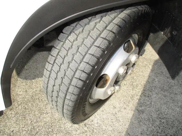 いすゞ エルフ TRG-NJR85A(2WD)の写真20