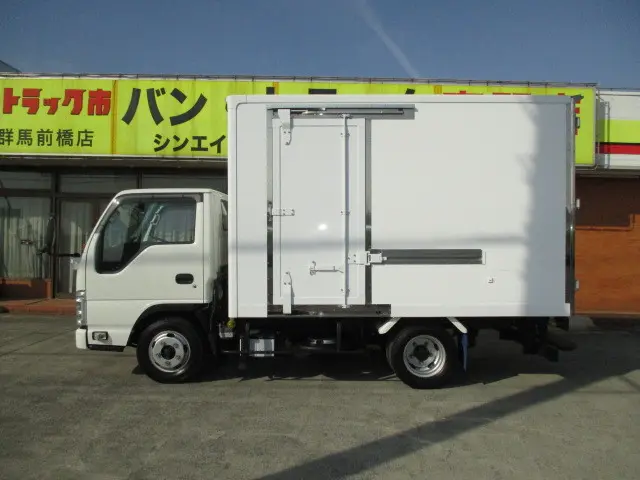 いすゞ エルフ TRG-NJR85A(2WD)の写真32