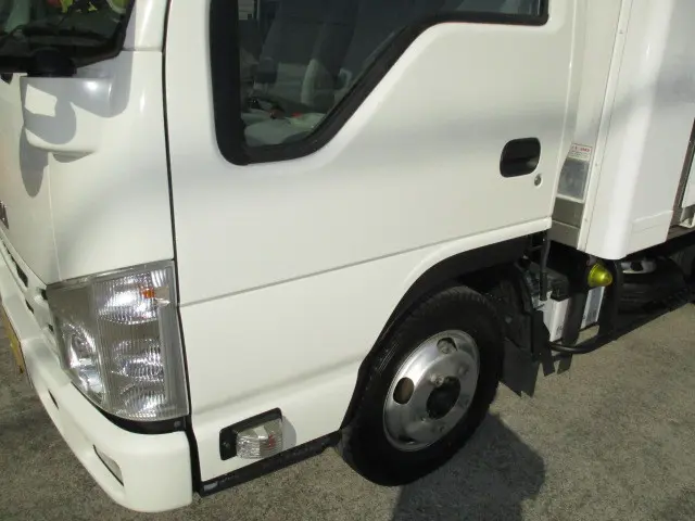 いすゞ エルフ TRG-NJR85A(2WD)の写真37